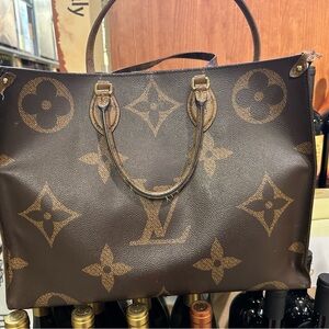 louis vuitton on the go GM
